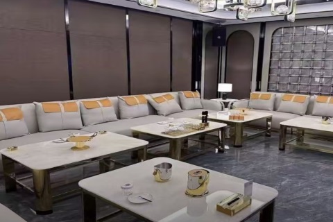 日喀则夜场招聘酒水促销员 高薪稳定提供住宿